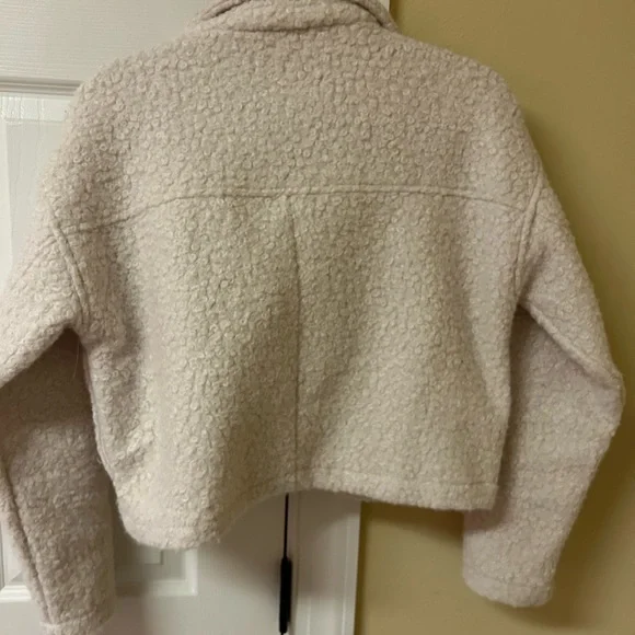 No Boundaries Asymmetric Sherpa Moto Cropped Jacket - Picture 9 of 10